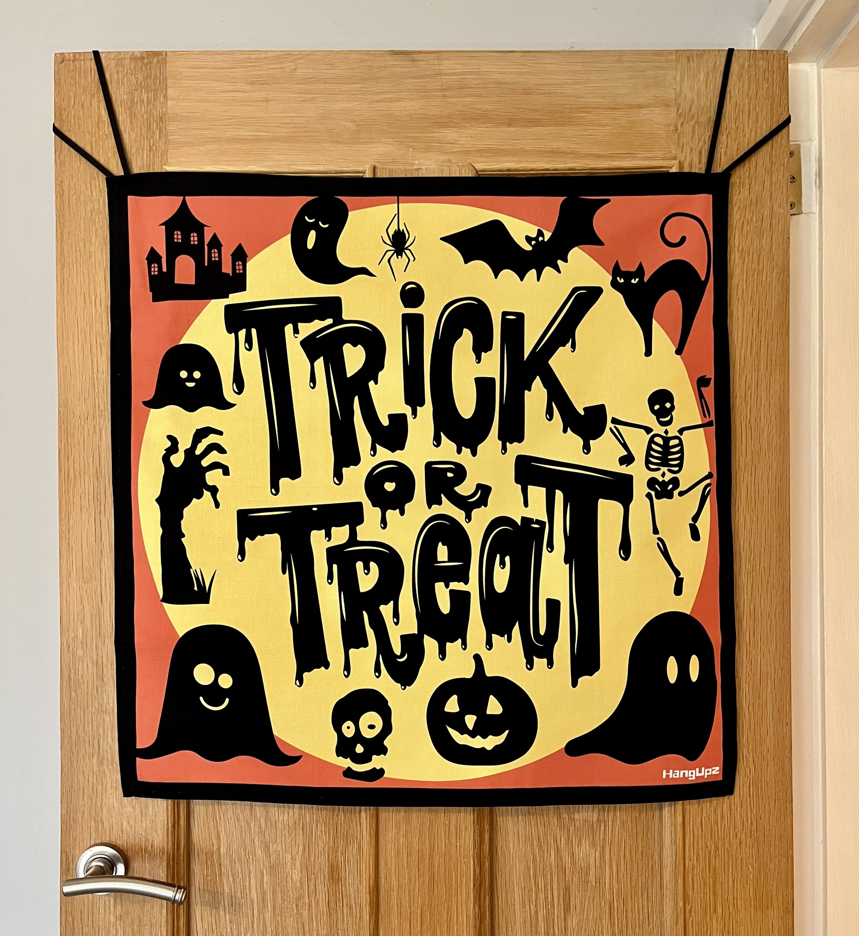 HANGUPZ Trick Or Treat Door-Hang Sign Original Large Hanging Halloween Decoration Gift For Boys Girls-2