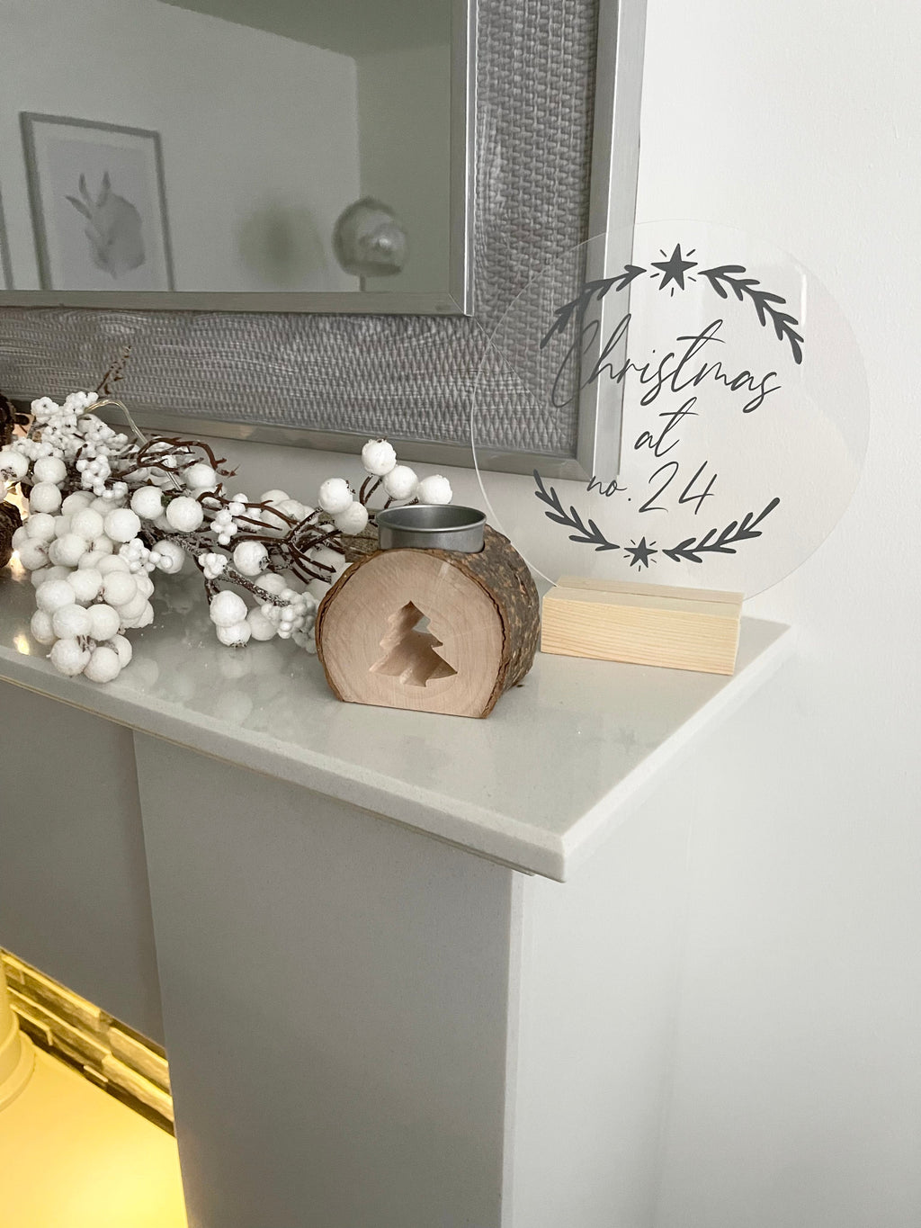 Christmas At House Number Solid Star Wreath Christmas Acrylic Plaque Sign With Wooden Base-1