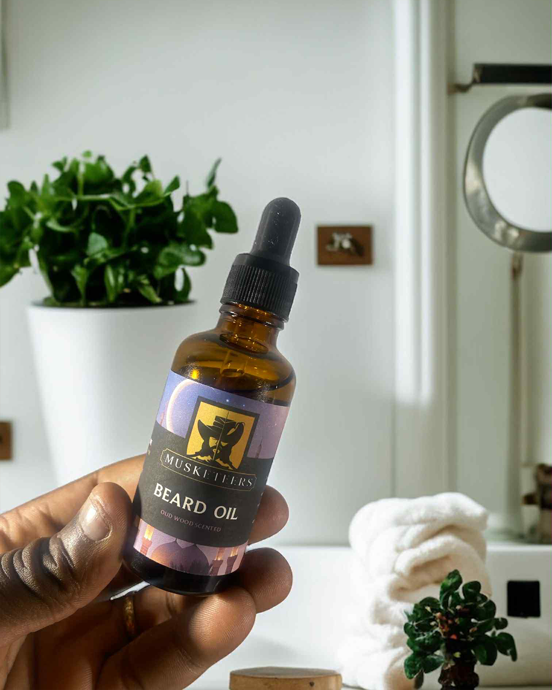 Oud Wood Scented Beard Oil-3